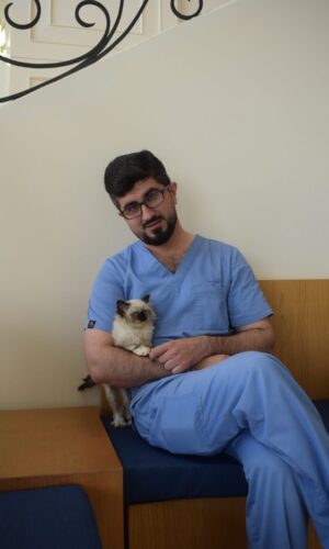https://animalcare-clinic.net/wp-content/uploads/2023/07/zohaib-300x500.jpeg